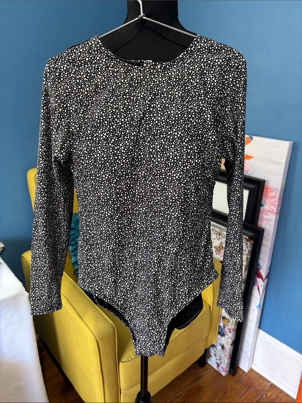 Black & White Dot Long-Sleeve swim wear one piece size m